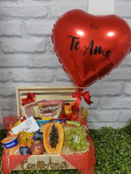 CESTA DE CAF� LUXUOSO COM BAL�O EU TE AMO
