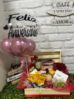 CESTA PURA ELEG�NCIA COM BAL�O NO BA� CLARO 