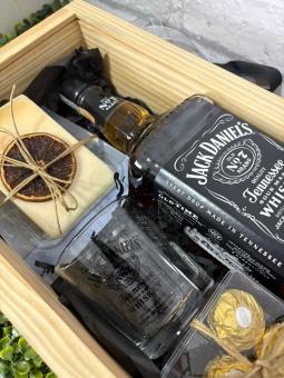 CESTA DE WISKY