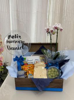 CESTA DE CAF� HAPPY DAY COM ORQUIDEA