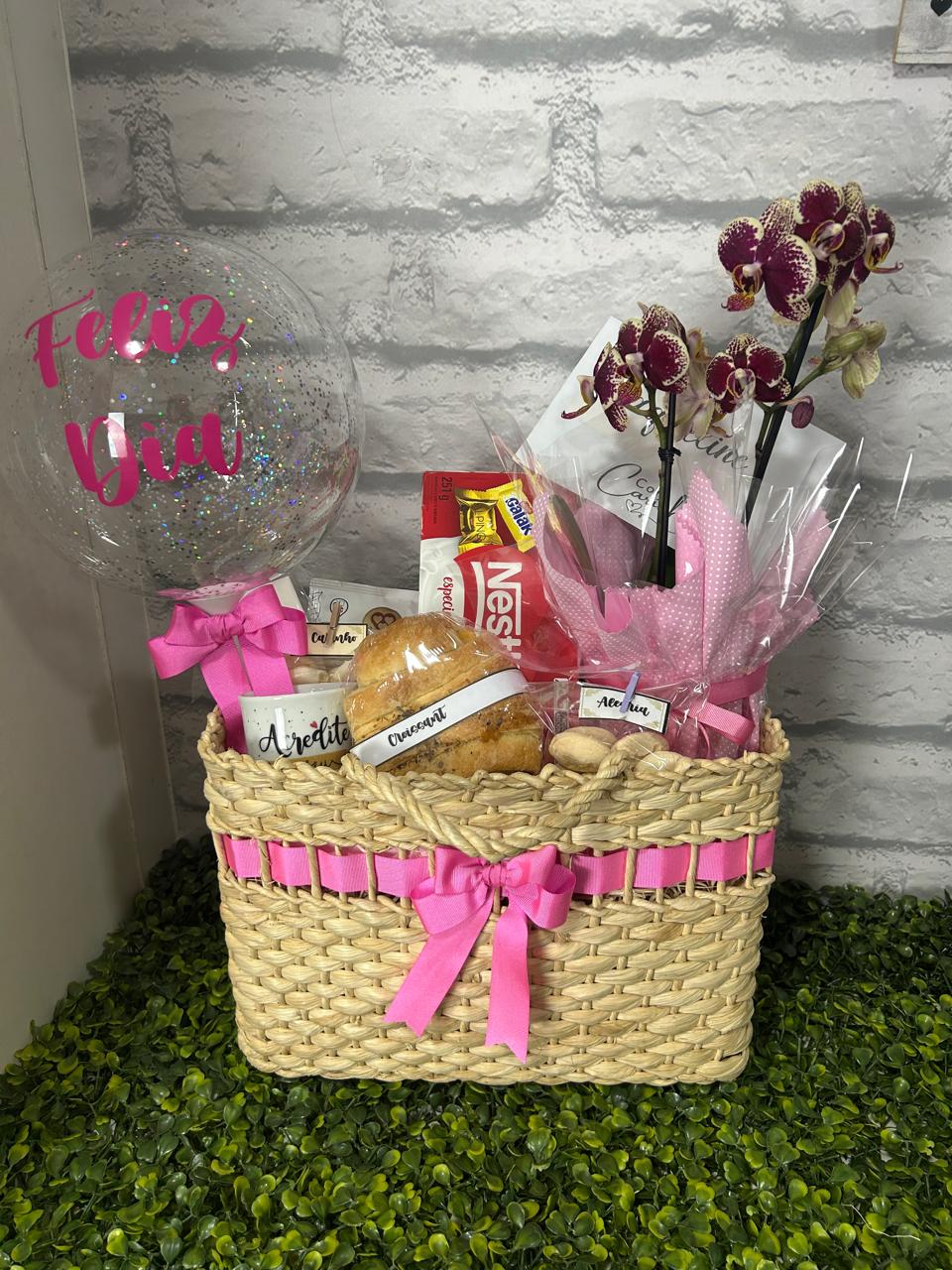 CESTA DE CAF� SIMPLES E LINDO COM CHOCOLATE